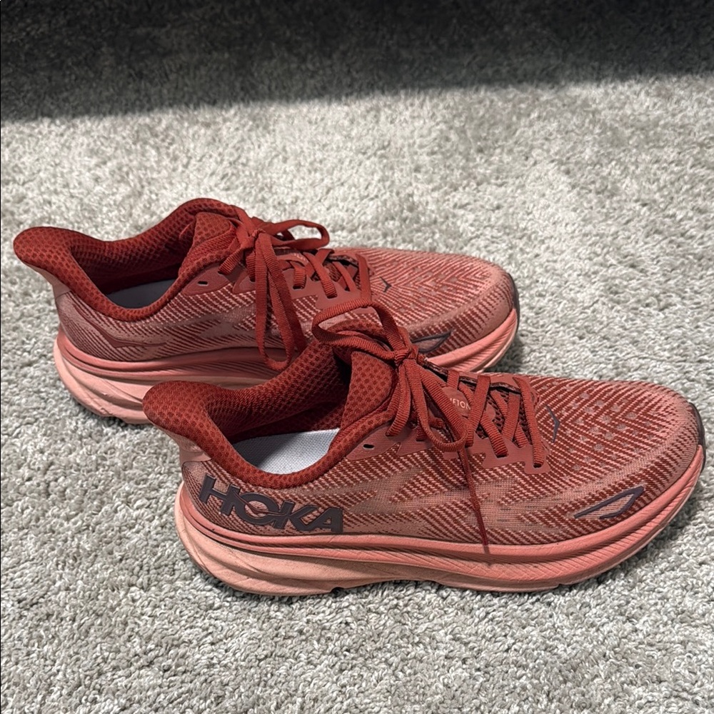 Hoka Women’s Clifton 9